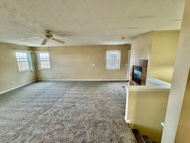 Foto del edificio - 651 Stonegate Dr