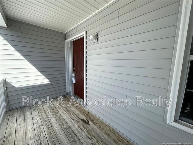 Foto del edificio - 267 Waterdown Dr