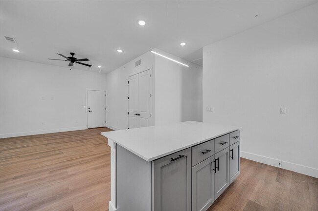 Foto del edificio - 1601 Mustang Dr