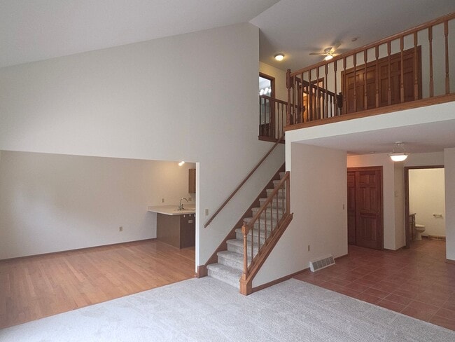 Building Photo - 3207 S Ridge Crest Ct