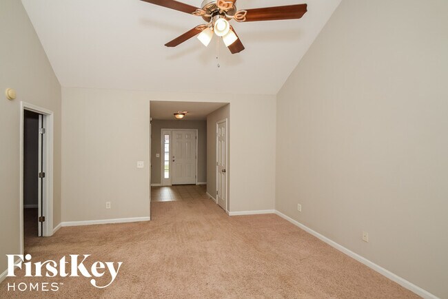 Building Photo - 4005 Cambridge Dr