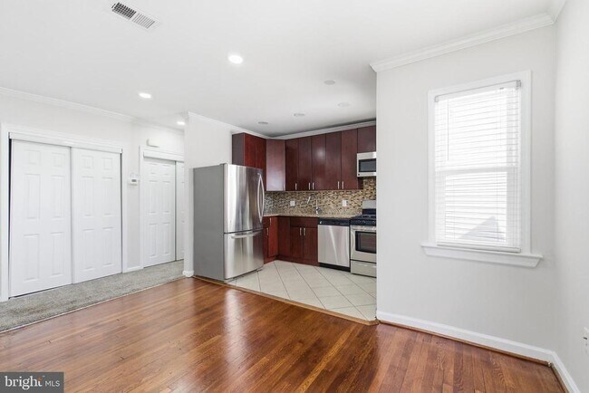 Foto del edificio - 2712 6th St NE
