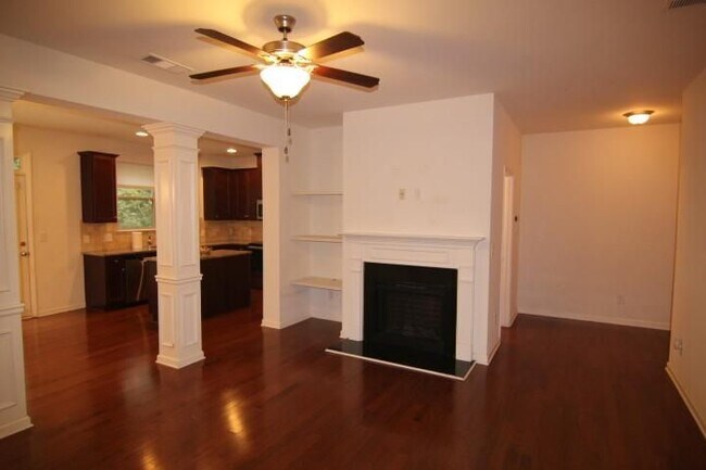 Foto del edificio - 5850 Vinyard Ln