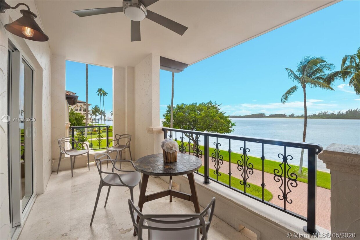 Primary Photo - 2422 Fisher Island Dr