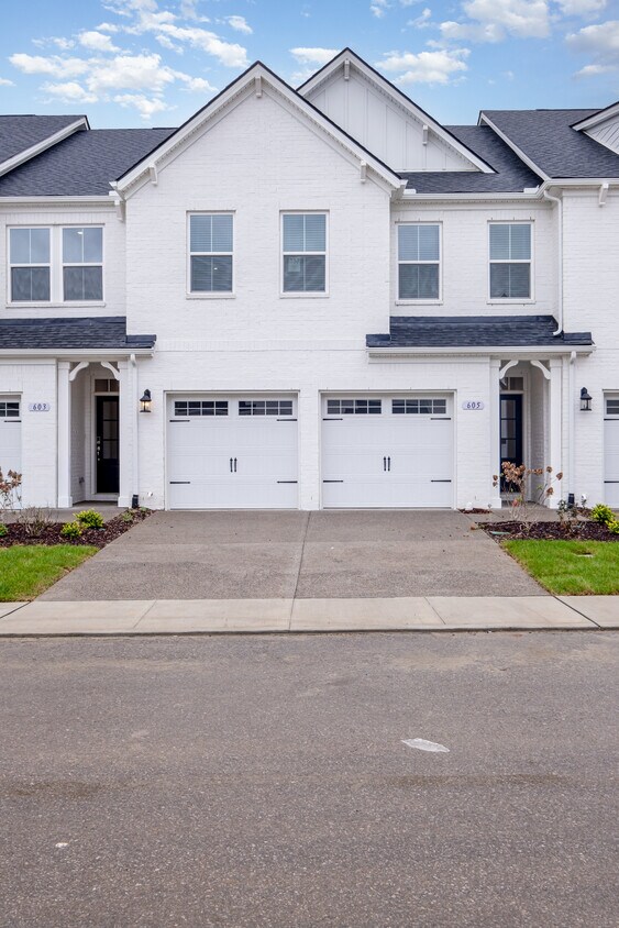 Foto principal - 605 Club View Way