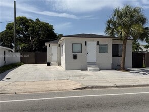 Building Photo - 107 W Pembroke Rd