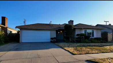 Building Photo - 740 Saratoga Dr