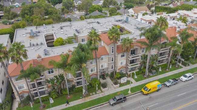 UCLA University Village Apartments for Rent with High Ceilings Los