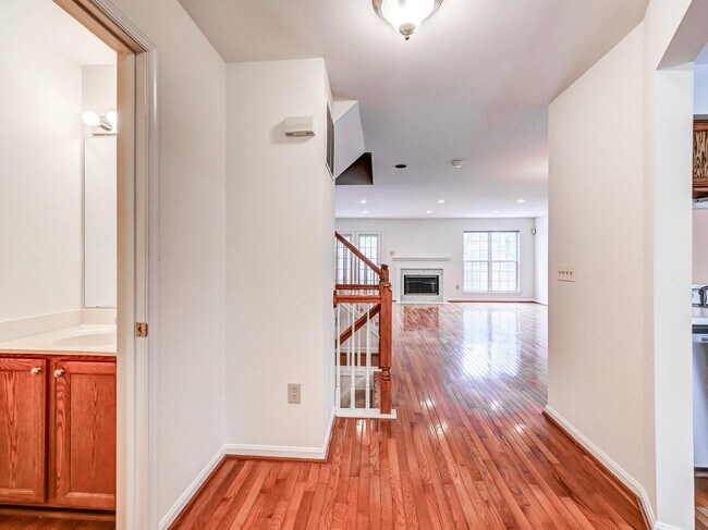 Foto del edificio - 11919 Thurloe Dr