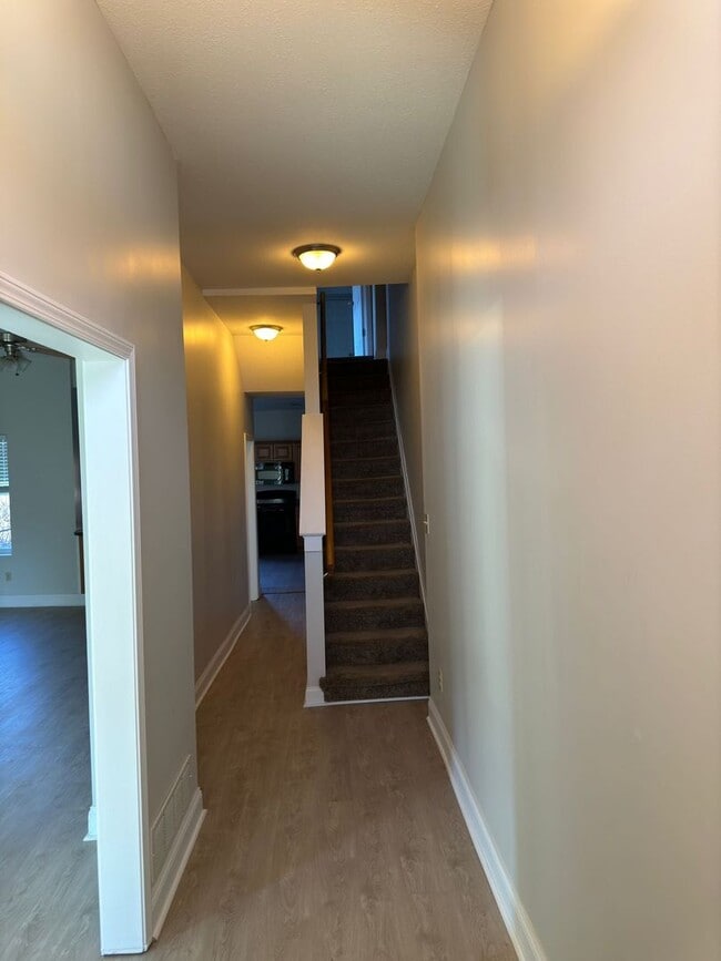 Building Photo - Spacious 4BD 2BA House in Pittsburgh!