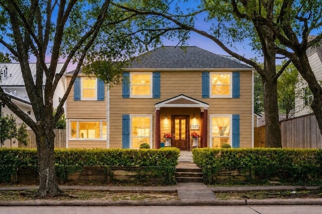 Photo - 1827 Bissonnet St House