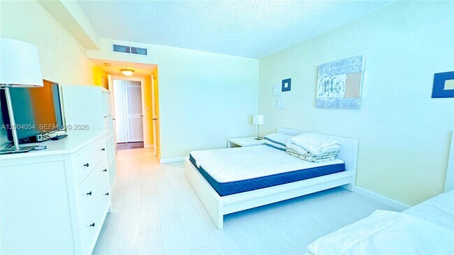 Foto del edificio - 2501 S Ocean Dr