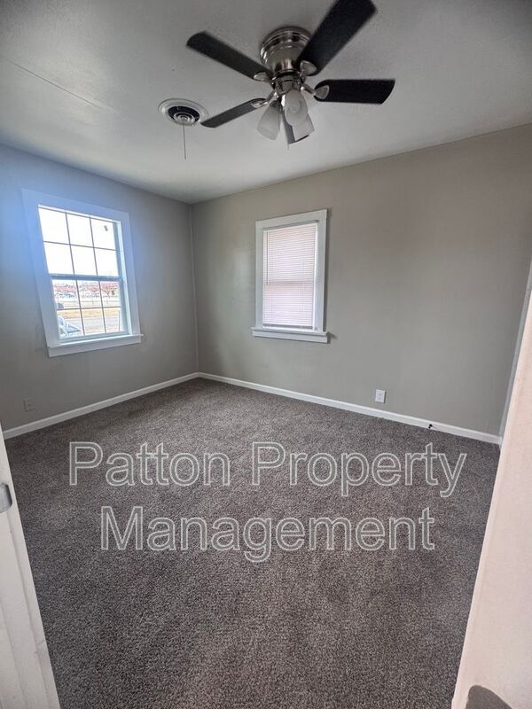 Foto del edificio - 3409 S Polk St