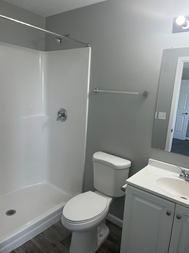 Building Photo - 109 Makayla Ave