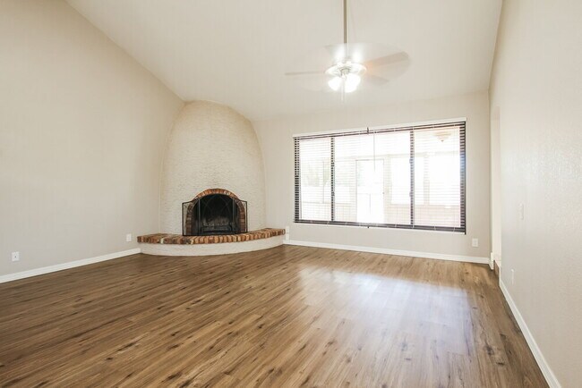 Foto del edificio - 17403 E San Marcus Dr