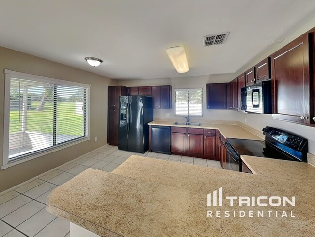 Foto del edificio - 20836 Melville St