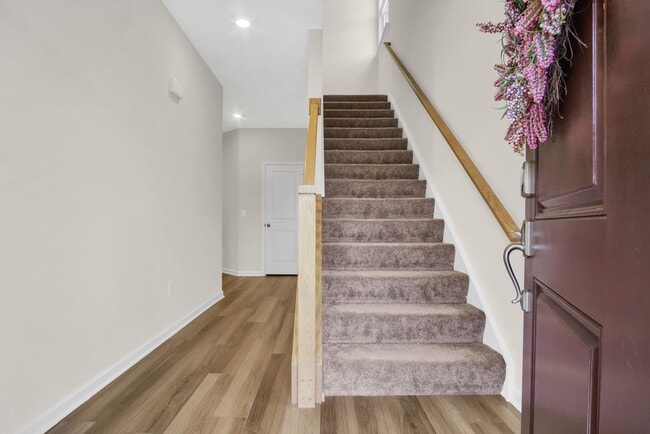 Building Photo - Spacious 3 Bedroom 3.5 Bath Townhome with Finished Basement & First-Floor Suite Near I-64