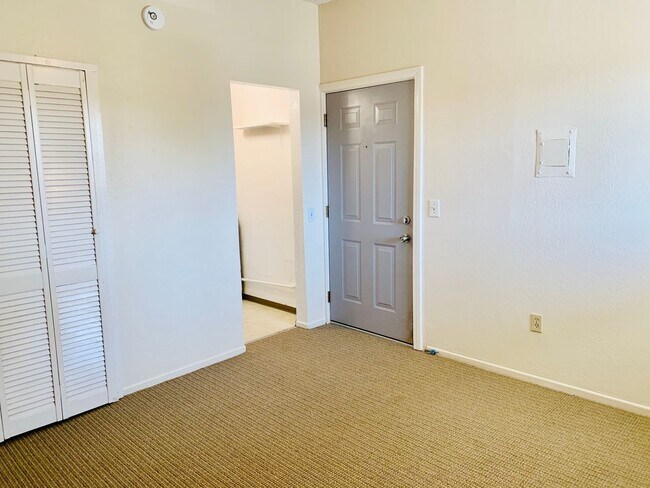 Foto del edificio - OCEAN BEACH STUDIO APARTMENT 1.5 BLOCKS TO...
