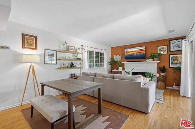 Foto del edificio - 15803 S Raymond Ave