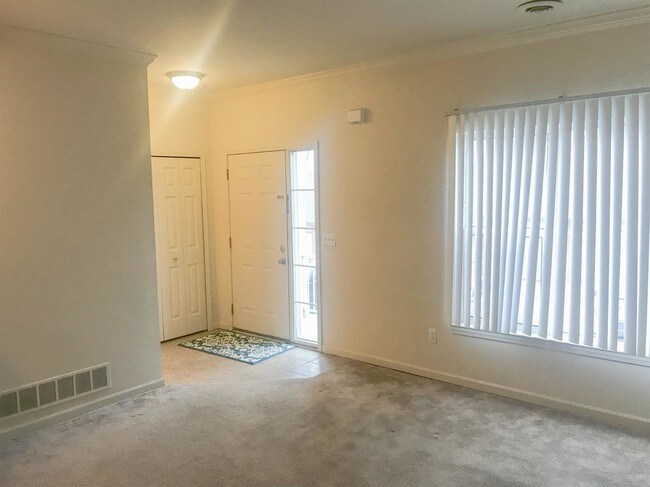 Building Photo - 2080 Cloverly Ln