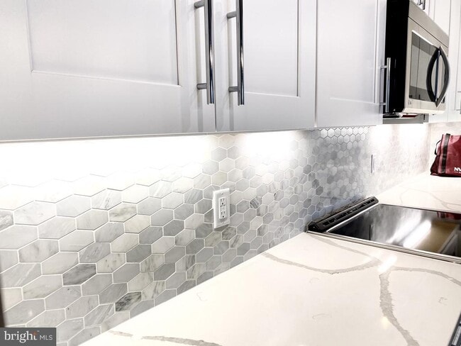 Building Photo - 1761 Old Meadow Rd