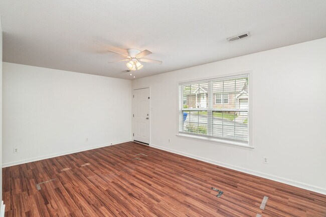 Foto del edificio - 3518 Acorn Woods Way,
