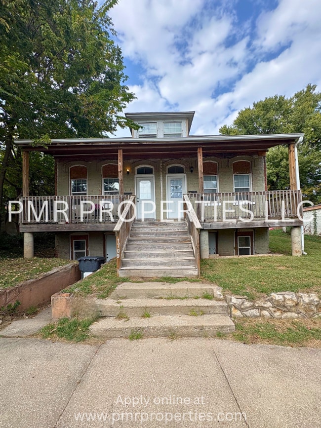 Building Photo - 1709-1711 Howard St