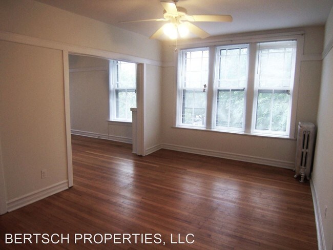 Building Photo - 1420 W Addison St