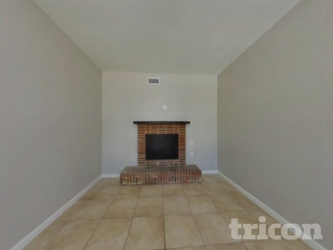 Foto del edificio - 7138 Mayapple Rd