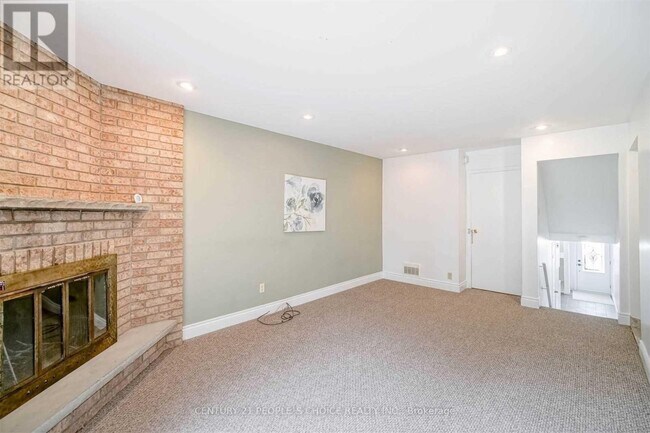 Building Photo - 58 Camberley Crescent
