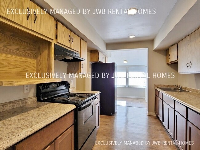 Building Photo - 7534 Strato Rd