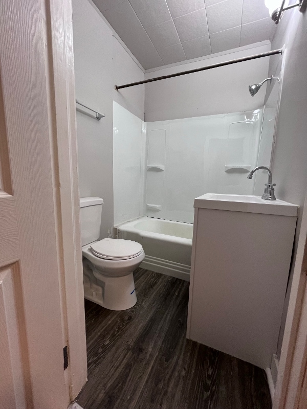 Building Photo - 5235 Woodland Ave