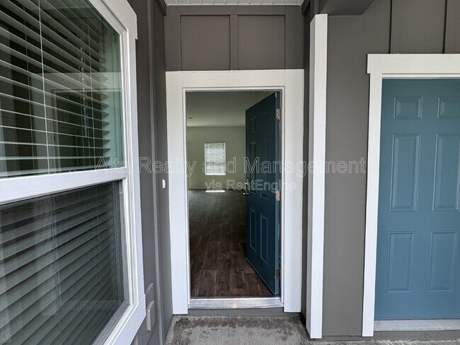 Building Photo - 9048 Alpine Aster Rd