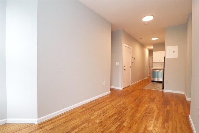 Building Photo - 108 Adams St