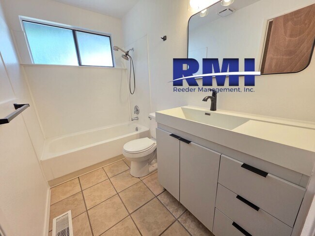Foto del edificio - 3-bedroom Gem located in the Bethel Valley Community!