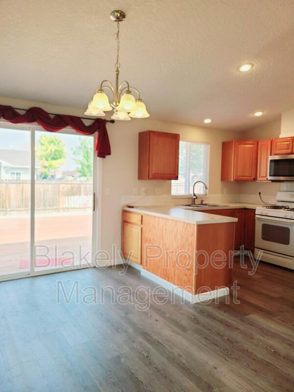 Foto del edificio - 1124 W Hawaii Ave