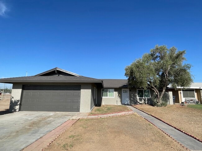 Building Photo - 361 N 8th St