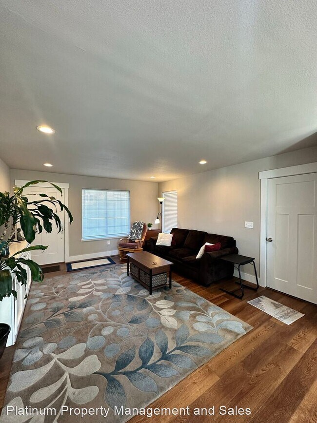 Foto del edificio - 3 br, 2 bath House - 1910 8th St. NE