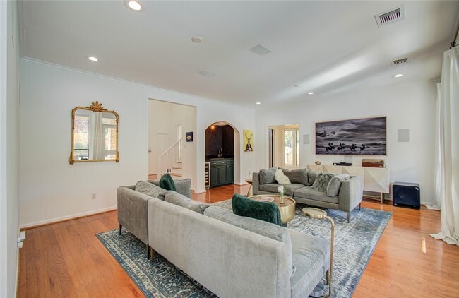 Building Photo - 15835 N Barkers Landing Rd