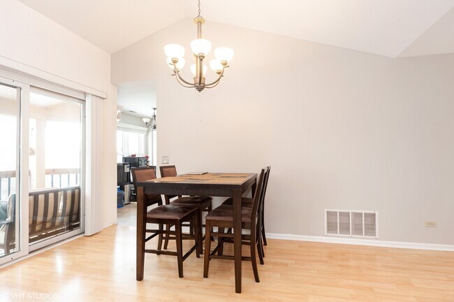 Building Photo - 2545 Live Oak Ln