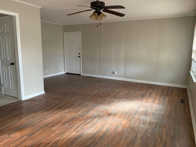 Foto del edificio - 3 Bedrrom 2 Bath Home Located in Lake Park, GA