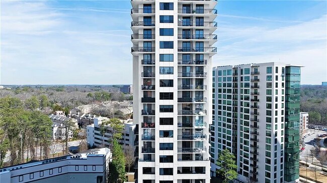 Foto del edificio - 3481 Lakeside Dr NE