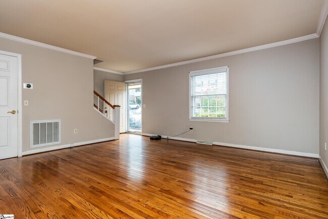 Foto del edificio - 815 Edwards Rd