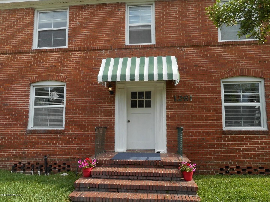 Building Photo - 1261 Belmont Terrace