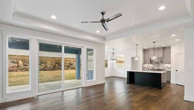 Foto del edificio - Beautiful 3 Bedroom/3 Bath home with 3 car garage in Beautiful Star, ID