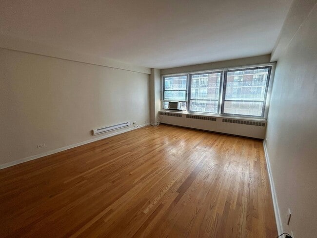 Photo - 4180.1 N Marine Dr Apartment