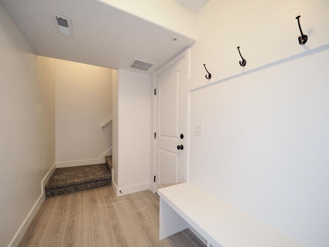 Building Photo - 4212 W Coral Pink Ct