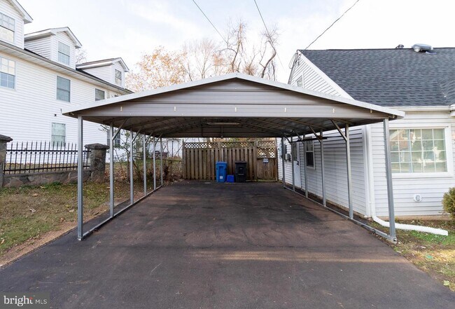 Building Photo - 296 Manassas Dr