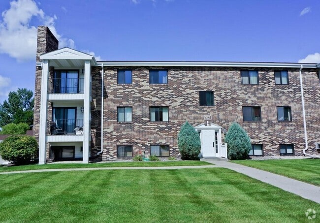 Building Photo - 341 Prairiewood Cir S