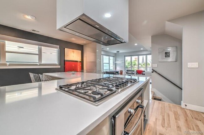 Foto del edificio - 2 bedroom in Denver CO 80211